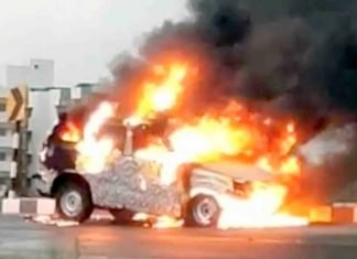 2020 Mahindra Scorpio Test Mule Catches Fire: See Video! 2020 Mahindra Scorpio Prototype Catches Fire! No concurrent cause for the fire is known.