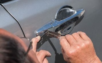 How Locksmith Open Car Door? Locksmith Opening Car Door