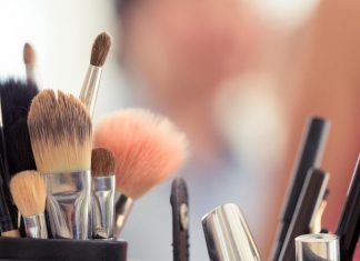 Beginner’s Guide on Makeup Tools – Brushes & Sponges makeup-brushes-and-sponges