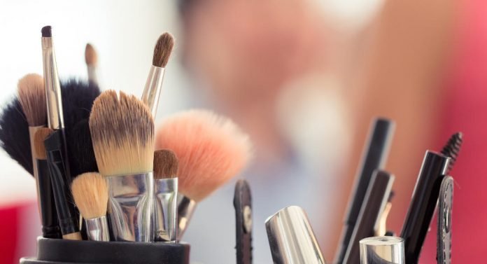 makeup-brushes-and-sponges