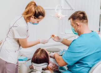 DIFFERENCE BETWEEN PRE-DENTISTRY AND DENTAL HYGIENE dental-hygienist-vs-dentist